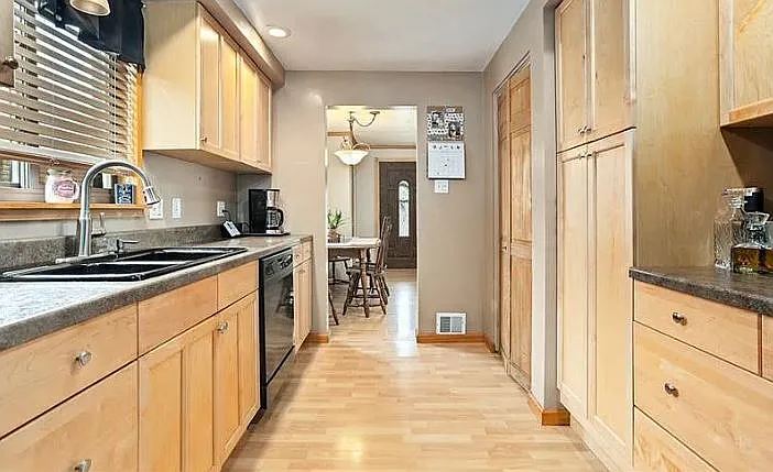 2320 Crestview Rd — Photo 13