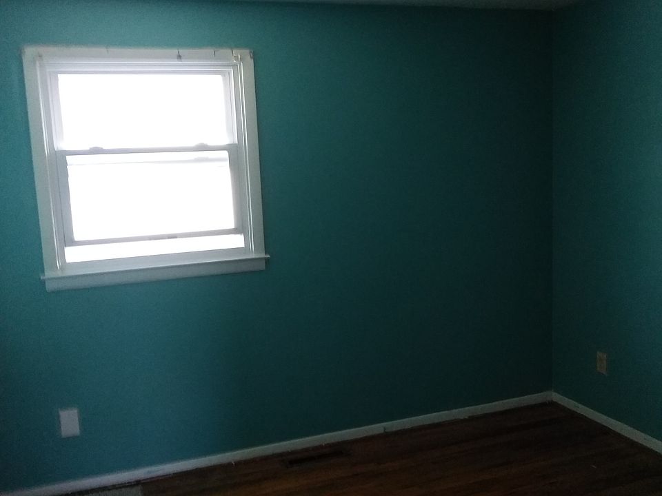1st image of 51 Jeffrey Dr