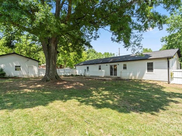 135 McShag Dr, Kannapolis, NC 28081