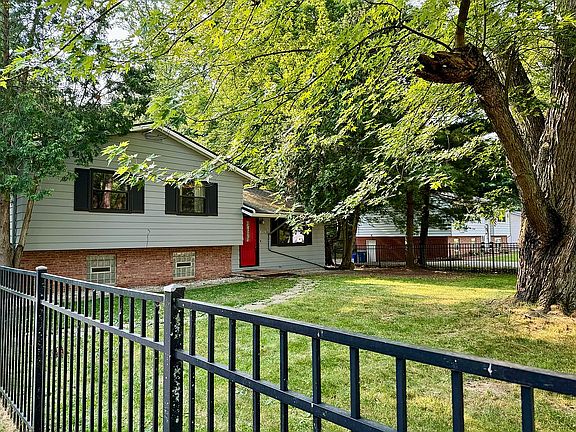 2nd image of 5115 Fawn Dr