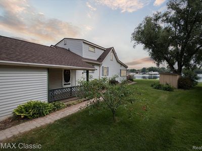 10830 Hillway Dr, White Lake, MI, 48386
