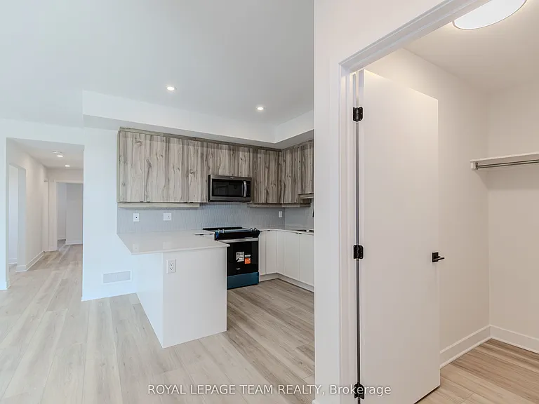 4787A Bank St — Photo 8