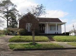 77 S College St, Grenada, MS 38901