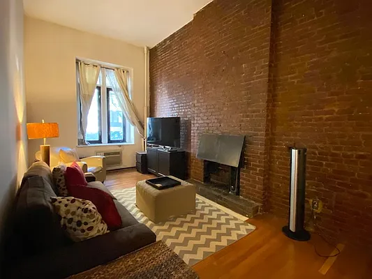 Rented by REAL New York | media 3