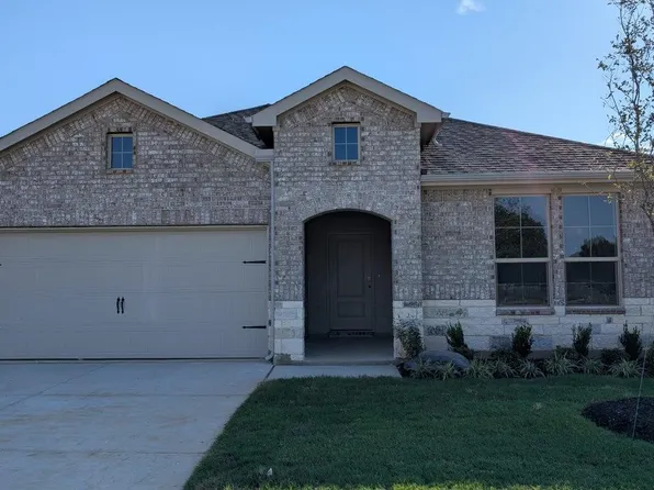 920 Boll Weevil Dr, Cleburne, TX 76031