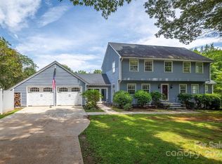 204 Castlegate Dr, Morganton, NC 28655