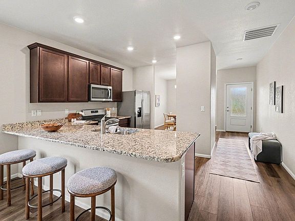 4th image of 7253 Ellingwood Ave