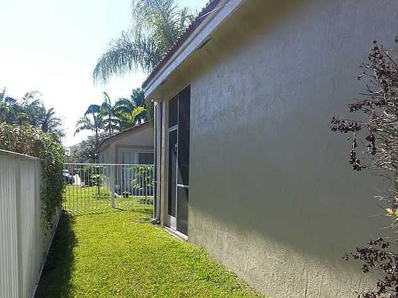 4th image of 1545 Winterberry Ln