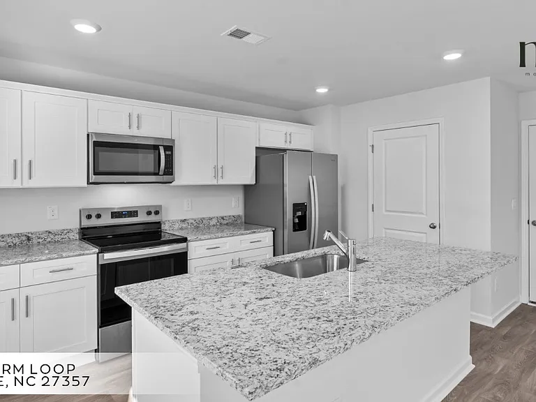 108 W Farm Loop — Photo 5