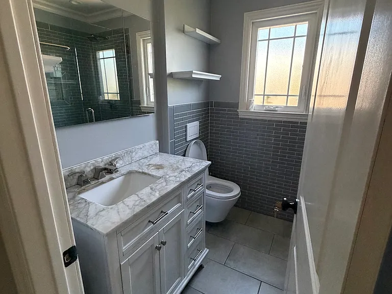 330 Berry Ave — Photo 7