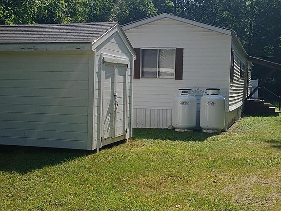 2nd image of 122 Bennett Hill Road