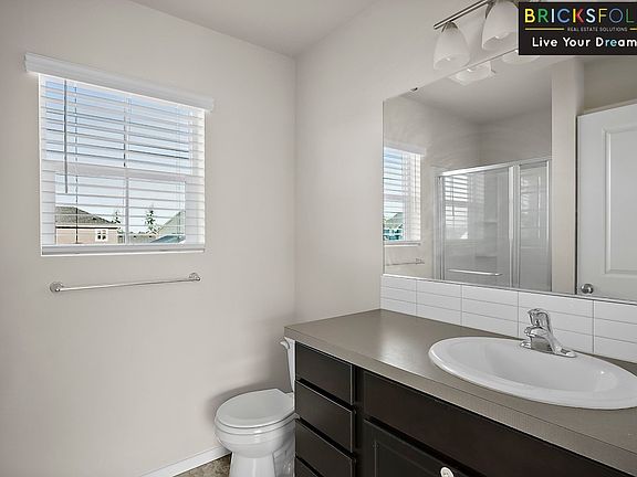 3rd image of 10706 185th St E