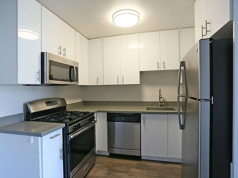 301 Jayne Ave #15 — Photo 2