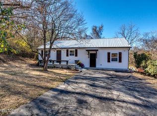 6221 Nicks Rd, Knoxville, TN 37918