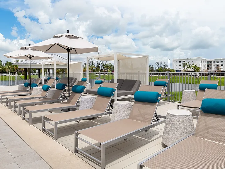 Oasis at Surfside — Photo 6