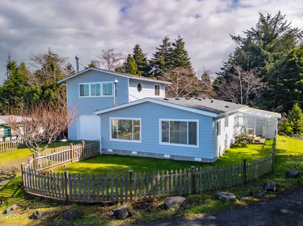 365 SW Pacific View St, Waldport, OR 97394