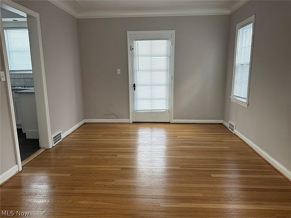 5th image of 3531 Bainbridge Rd