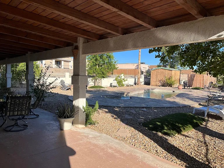 2760 Inverness Dr — Photo 17