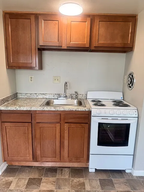 1 bed, 460 sqft, $799 — Photo 3