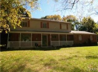 2260 Woodlark Cir, Bethlehem, PA 18017