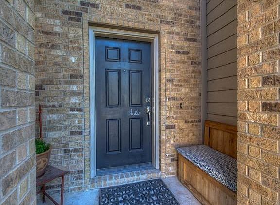 4th image of 304 King Elder Ln