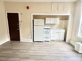 5040 Walnut St #3R, Philadelphia, PA 19139
