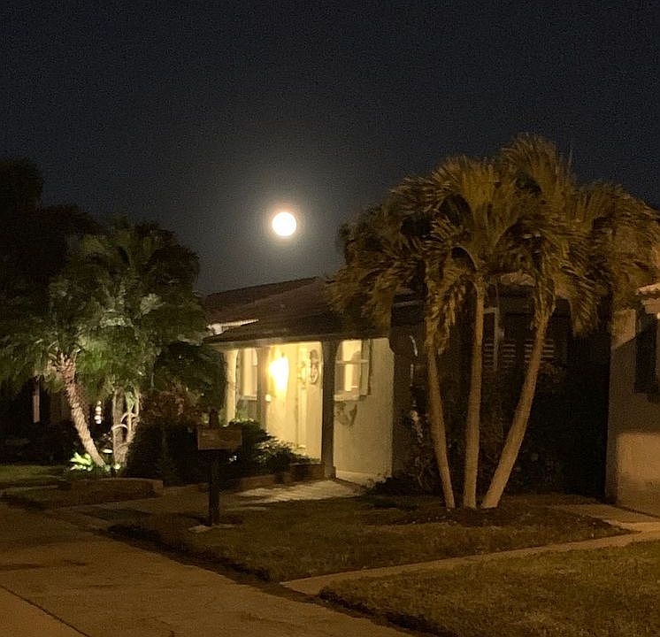 1st image of 837 Spanish Dr N