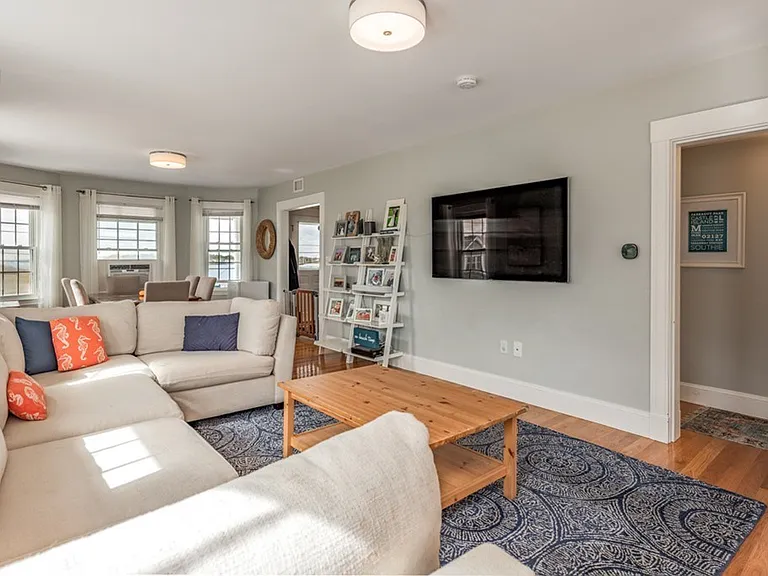 876 Shirley St #2 — Photo 3