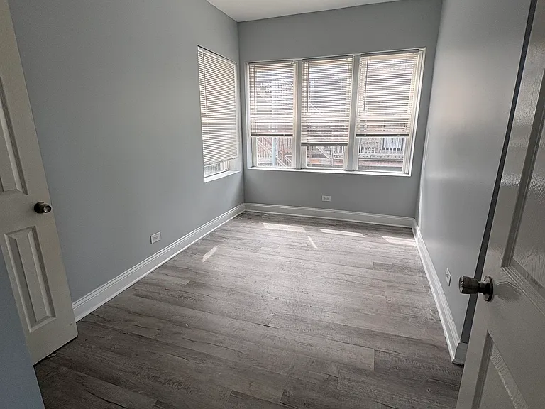 843 E Marquette Rd — Photo 5