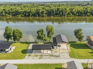 1085 W C Pickett Rd, Clifton, TN 38425
