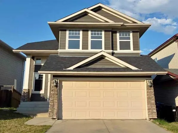 210 W Panamount Hl NW, Calgary, AB T3K 5P5