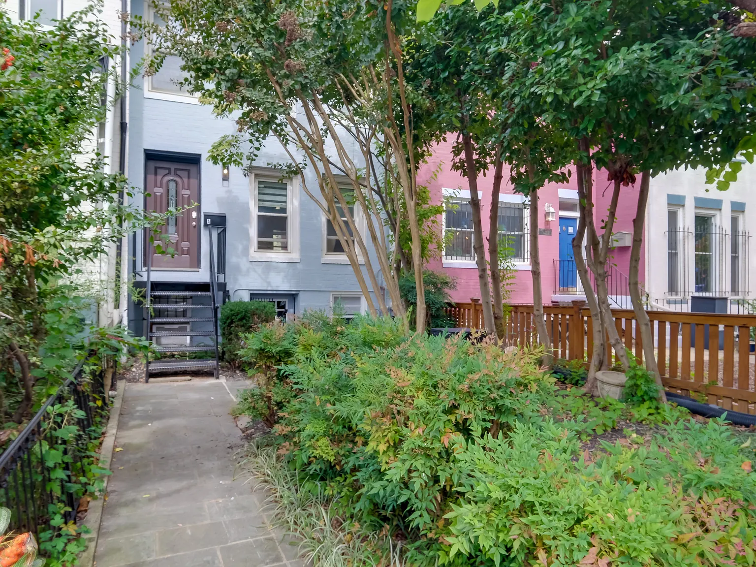 3 bed, 2.5 bath, 2183 sqft, $8,500 — Photo 2