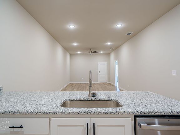 5th image of 2701 Baron Ave