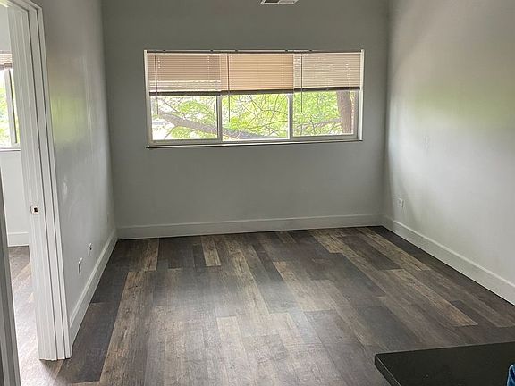 5th image of 460 Coventry Ln #104