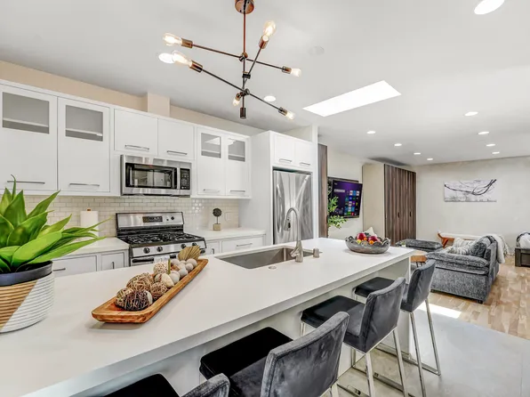 15720 Vose St, Van Nuys, CA 91406