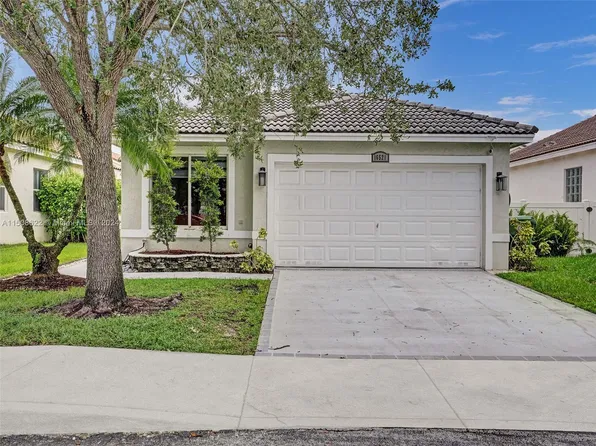 16521 NW 22nd St, Pembroke Pines, FL 33028