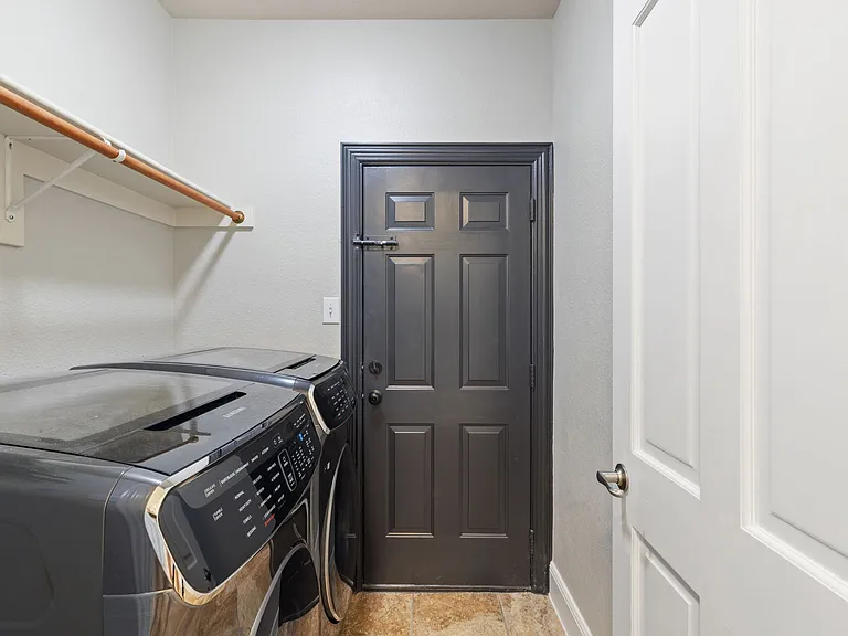 1920 Sandstone Dr — Photo 24