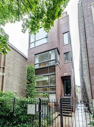 2nd image of 933 N Winchester Ave #2