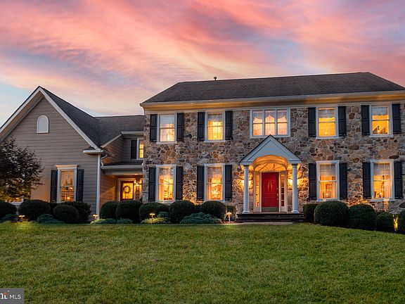 2nd image of 28 Lily Pond Ln