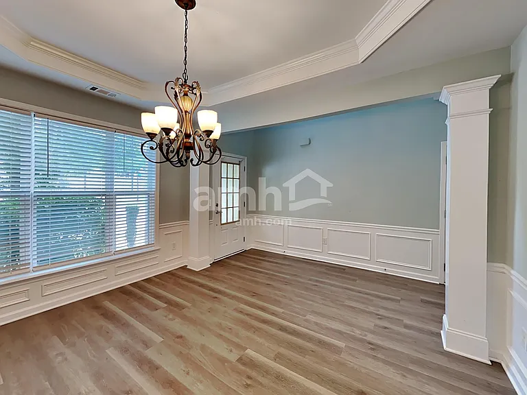 811 Greenwood Xing — Photo 5
