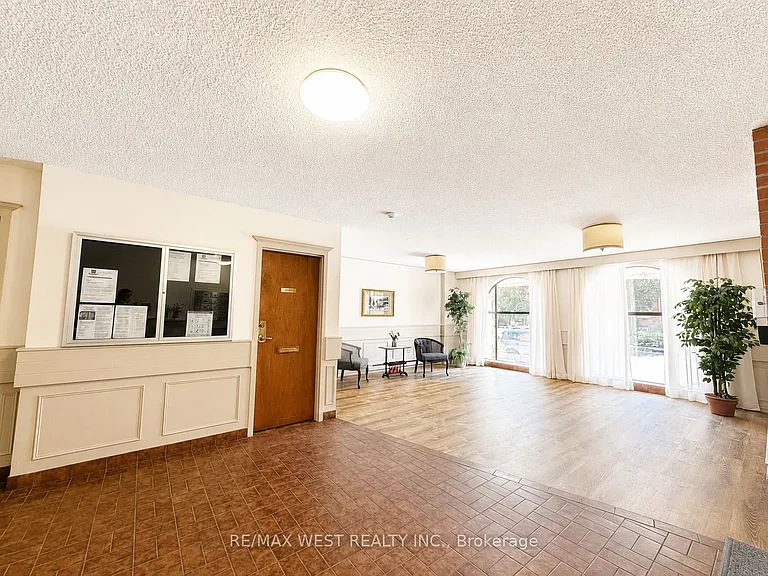 23 Main St #406 — Photo 16