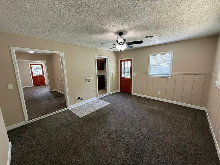 2242 Arlington Ave — Photo 9
