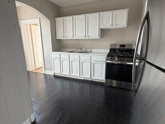 3rd image of 2905 Madison Ave