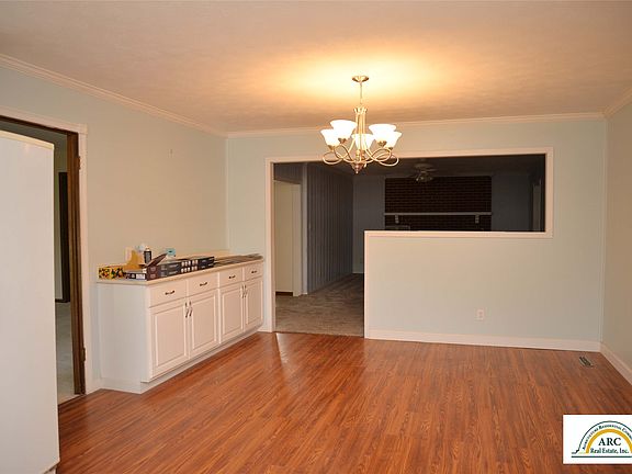 4th image of 807 E Price St