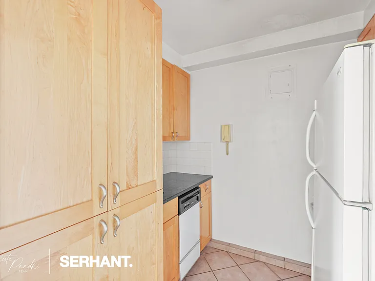399 E 72nd St #12K — Photo 7