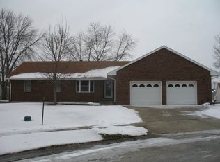 12 Bellaire Ct, Clinton, IL 61727