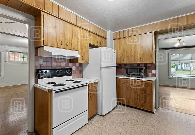808 E Mission Ave — Photo 15