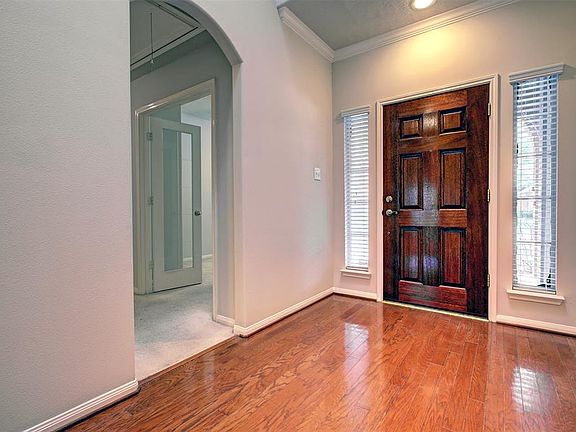 5th image of 2115 Emerald Cove Dr