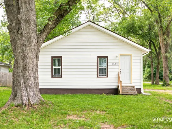 1584 Carlton St, Muskegon, MI 49442