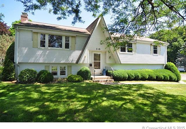 BEAUTIFUL CURB APPEAL!